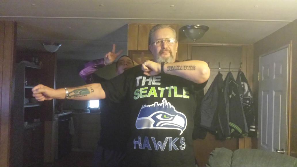 mexihawks's tweet photo. @RedFormanParody WOW that looks like it hurt! GO HAWKS http://t.co/ooQc2r6LVj