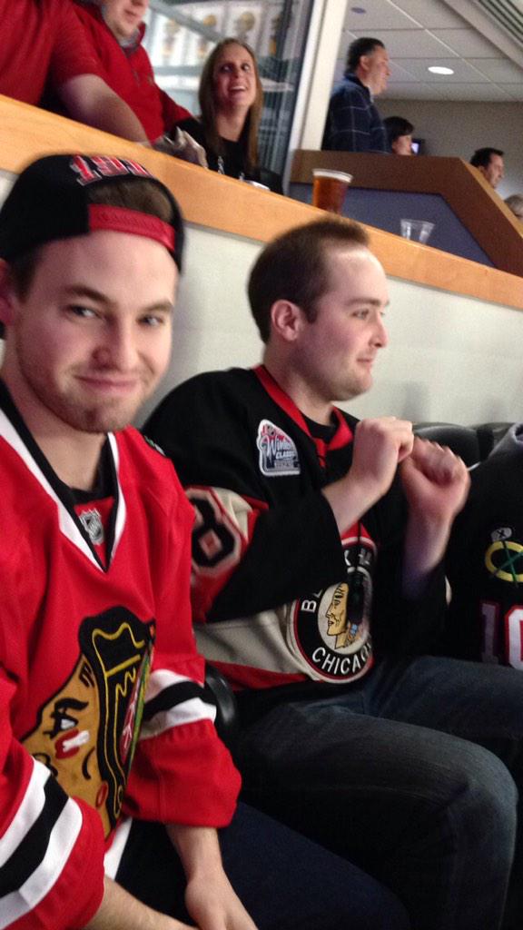 cke11ey's tweet photo. @NHLBlackhawks #cheeronchicago #superfans http://t.co/gT9c59Es0g