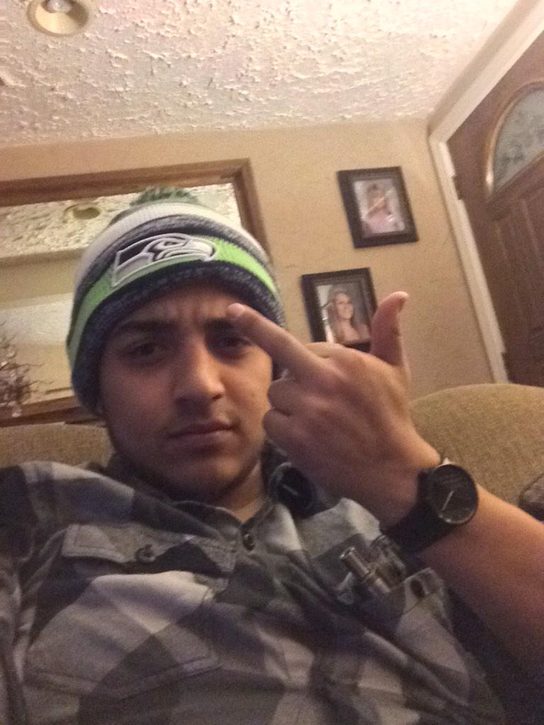 jfloski_'s tweet photo. Selfie Sunday #seahawksrepeat http://t.co/WBrAVTLqMD
