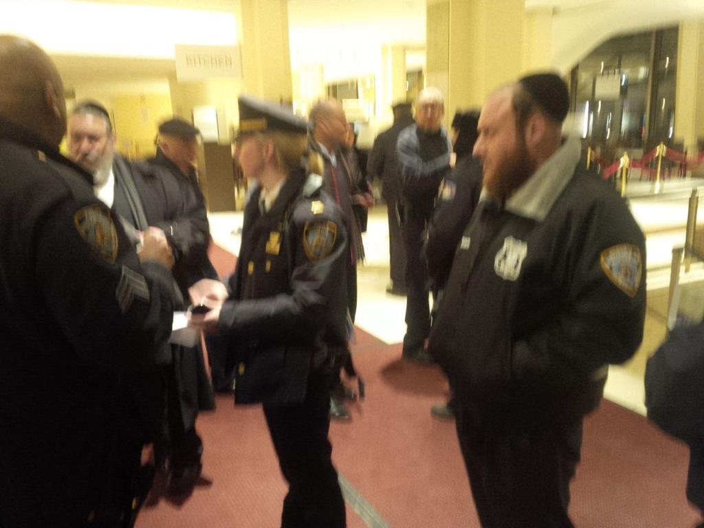 VINeias's tweet photo. MANHATTAN: Search ongoing by Hatzolah, PD, &amp; Shomrim for a special category missing by Hasc concert. PHOTOS - http://t.co/I3l4U9k2wo