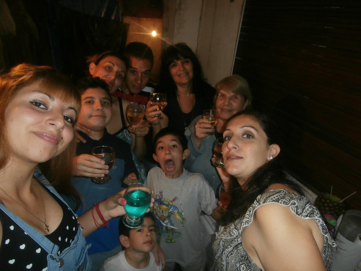 Julii_Magaly's tweet photo. F a m i l i a http://t.co/dAp3FcJxae