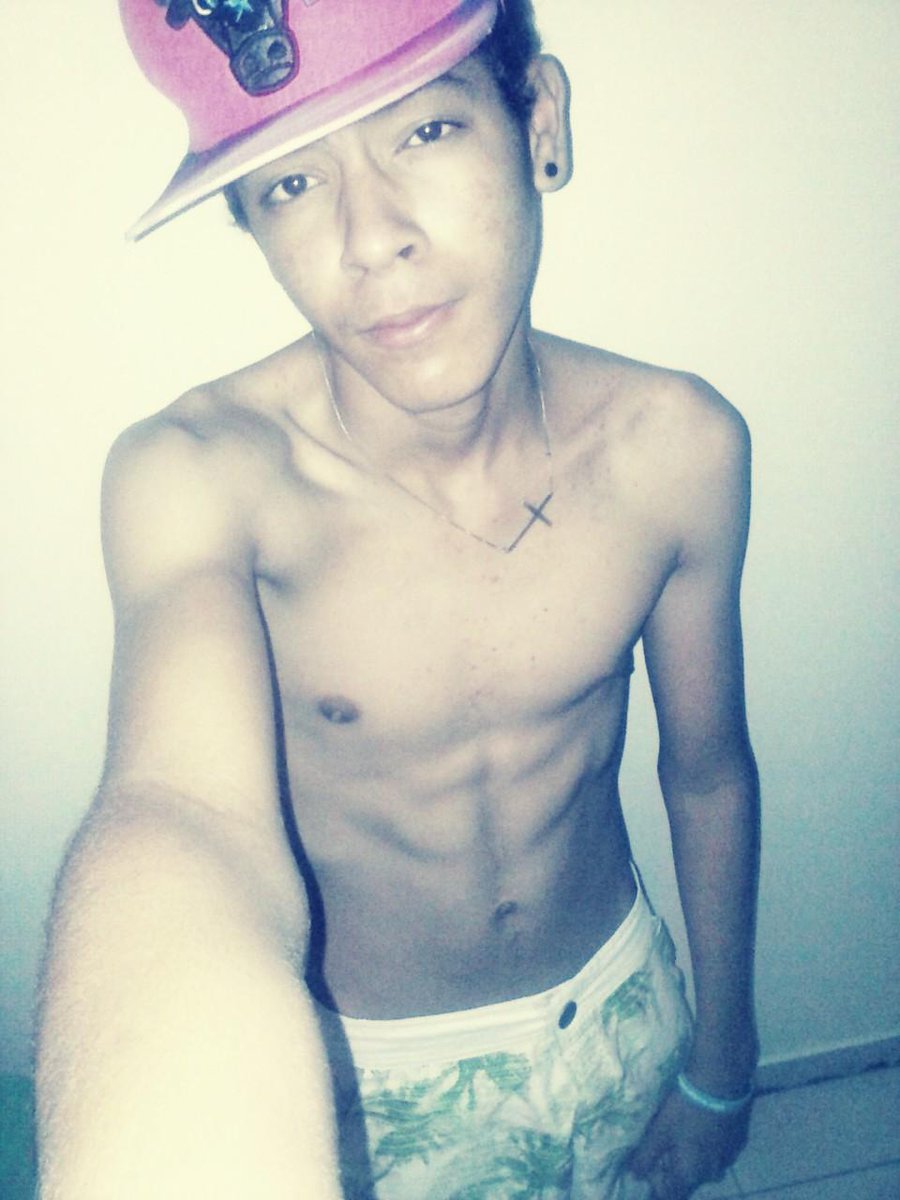 ThayllorA's tweet photo. Ma segem ai galera eu sigo de volta http://t.co/aFYx5omuit