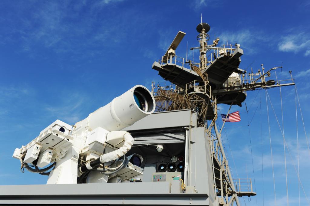 ForbesTech's tweet photo. The U.S. Navy is working on developing mobile microgrids for energy weapons: http://t.co/yz4UMuuTfq http://t.co/6ydIieywsV