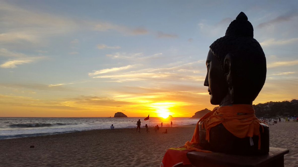 Y así termina el día en @posadabuenvida #zipolite En paz, en calma y con pensamientos frente al mar.