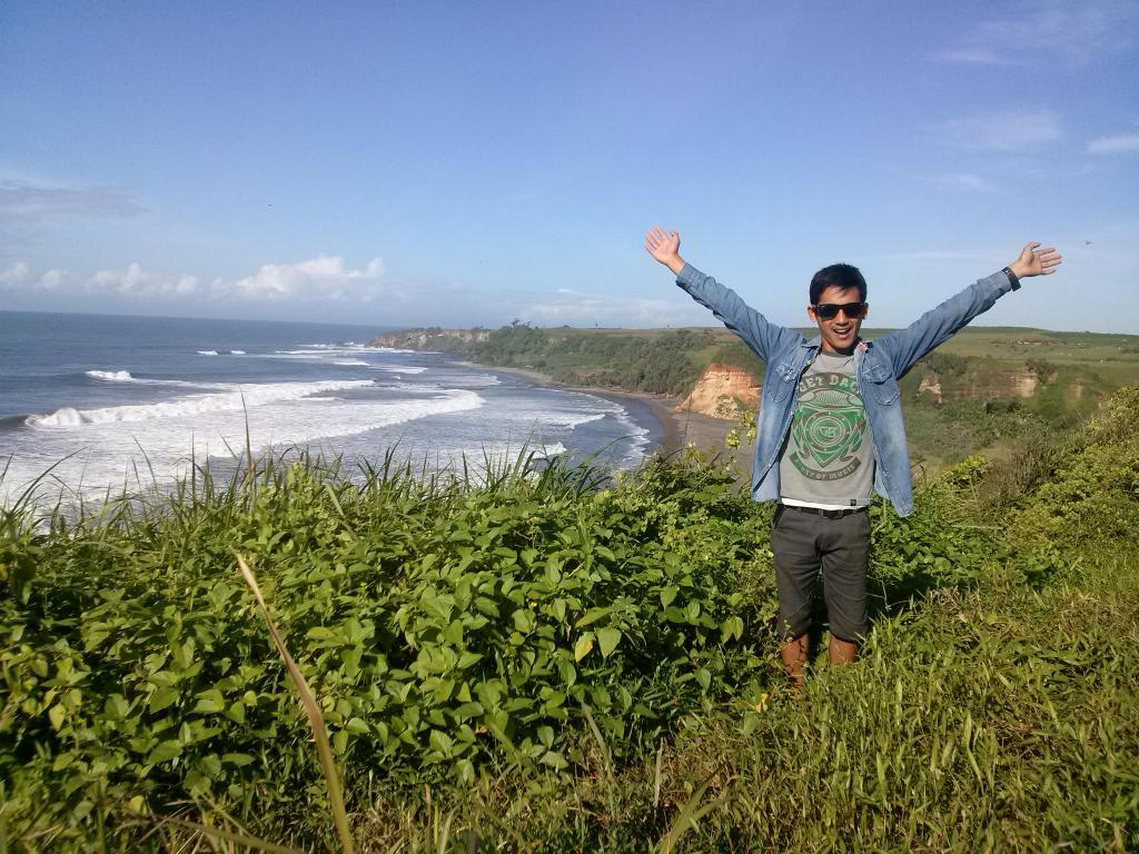 setiawan_ibey's tweet photo. Pantai2 di garut #rancabuaya #puncak guha #santolo #sayang heulang @explorejabar @JalanJalanMen http://t.co/2m92ANaPLv