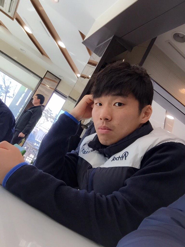 셀카의몰카? 셀몰카? 몰카의세계 휴게소에서 내옆에 앉은 두분