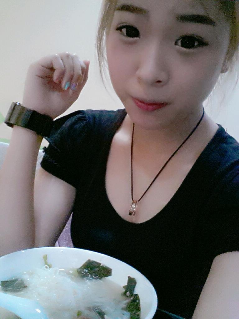 LwShakley's tweet photo. 吃饱做工去~One Utama~♥
加油~~~ http://t.co/Qp2G6BackJ