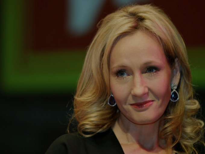 HuffPostUK's tweet photo. JK Rowling just smashed Rupert Murdoch for blaming all Muslims for the Paris attacks http://t.co/3IJL11IPWN http://t.co/A62TFpHKyl