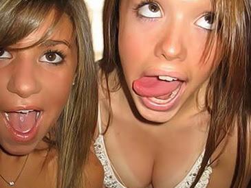 MaverickSigns's tweet photo. Left or right? http://t.co/n1o9TfkyhP