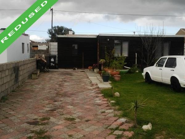 Andre24web's tweet photo. Vacant Land Plot For Sale in Sunbird Park R 340 000 #Redused #realestate #CapeTown http://t.co/ptMfL6EW7i http://t.co/GqE1Ylojhg