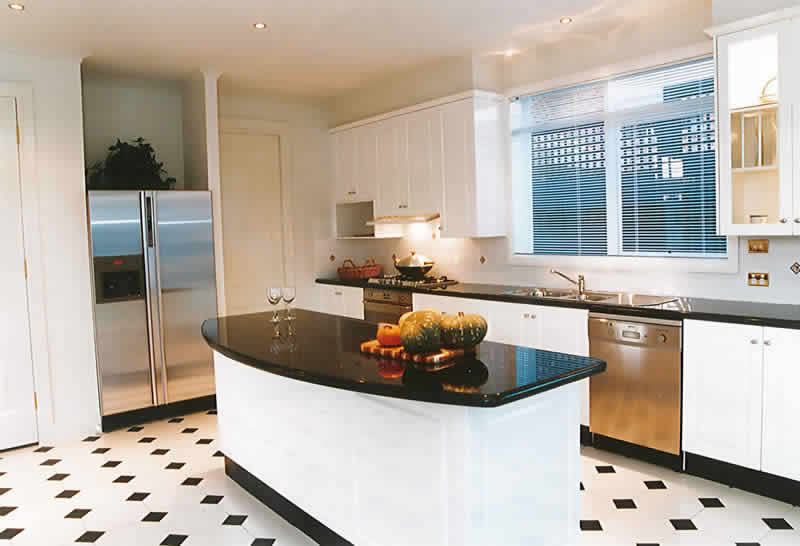 capital_state's tweet image. If the kitchen is not roomy and comfortable enough, you will indeed think of renovating it. #CapitalState, #Austin.