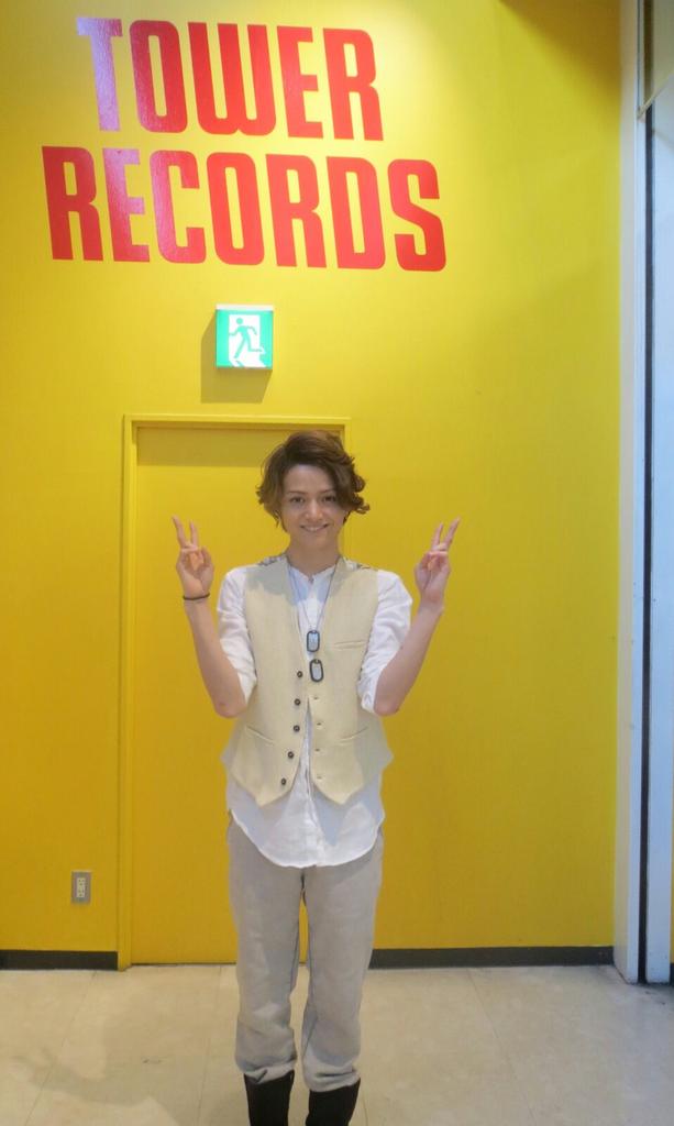 タワーレコード名古屋パルコ店 Twitterissa 三浦涼介 握手会終了しましたー うっとり見とれる とは このことか ってくらい見つめていられる 全ての方への深 いお辞儀 お子さまへは目線を合わせるようにしゃがんで話す姿 に 心の美しさもプラスして眩しく見え