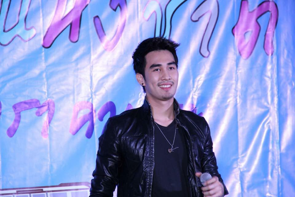 ลงพี่ดิวเมเยอร์บ้างงงง 5555 ขาพอๆกับบบพี่อ้น อิจจจ <a href="/DEWmayer/">Nattapong P.</a>