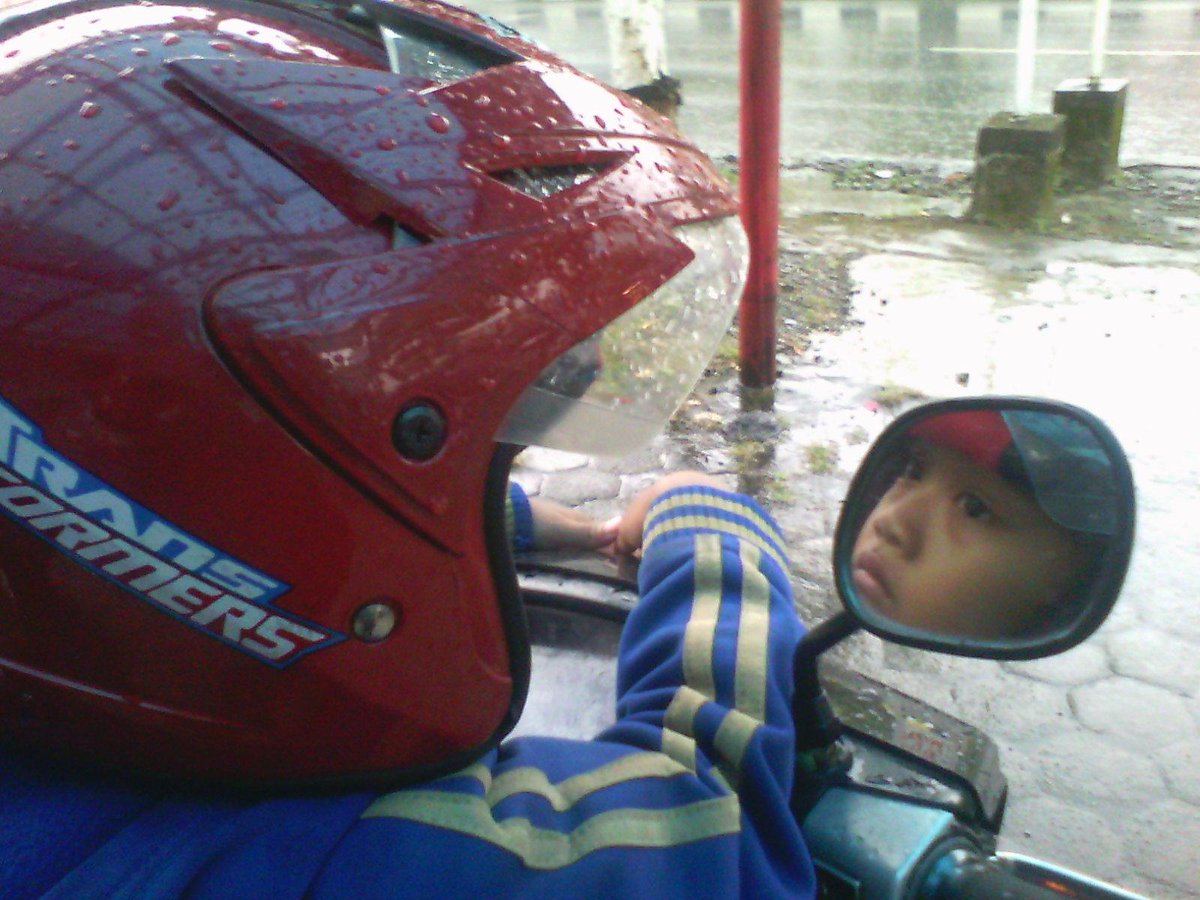 mastioki10's tweet photo. Terperangkap..... http://t.co/e6lKOWaXYJ