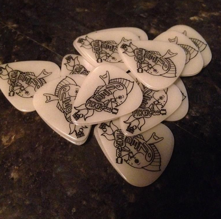 Please Retweet If You Like PlecPicker Picks. Pick Em @ PlecPicker.com. Fan Pic by <a href="/HEMIMUSIC/">HEMI</a>