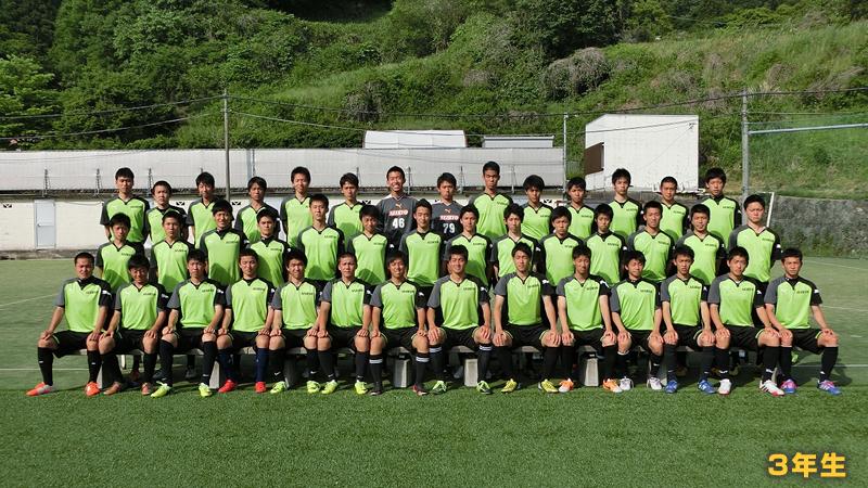 d_ixmh's tweet photo. 日本一になれました！
こんな感動味わえて幸せです。
応援してくれたすべての人に感謝してます。優勝っていう形で少しは恩返しできたかな。
んでこの３年間、星稜で最高の仲間とサッカー出来たこと誇りに思います。
みんなありがとう！ http://t.co/aiDfpZ2nyM
