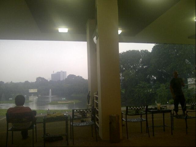 samuel_vila's tweet photo. I'm at Driving Range Pondok Indah in Pondok Indah, Jakarta http://t.co/icYgNUvRRn http://t.co/IMrWkLjkrB