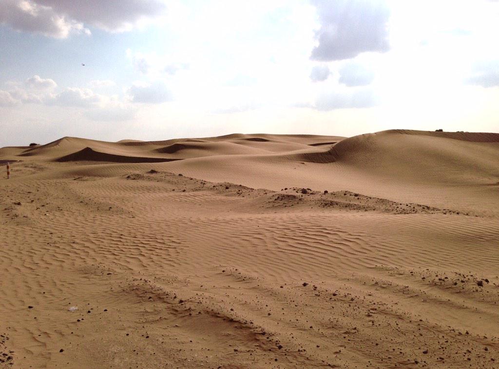 FansFernAlonso's tweet photo. 108km - 3:56h Seguimos avanzando...
108km - 3:56h Keep moving...
#Alo2015 #lettaAllien http://t.co/gub1kRKGhH