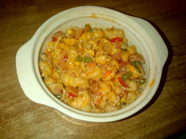 Samiksh48345496's tweet photo. @foodpornsx yummy pasta! http://t.co/I1dKvJyiw9