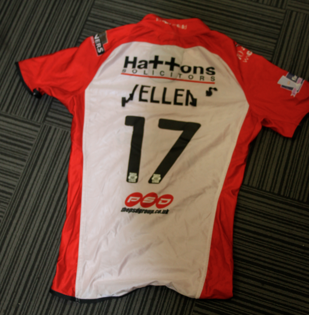 TheHeartofGlass's tweet image. Our partners @CommunitySaints have donated a @pwello80 match shirt. Follow us &amp;amp; RT for chance to win at 8pm tonight.