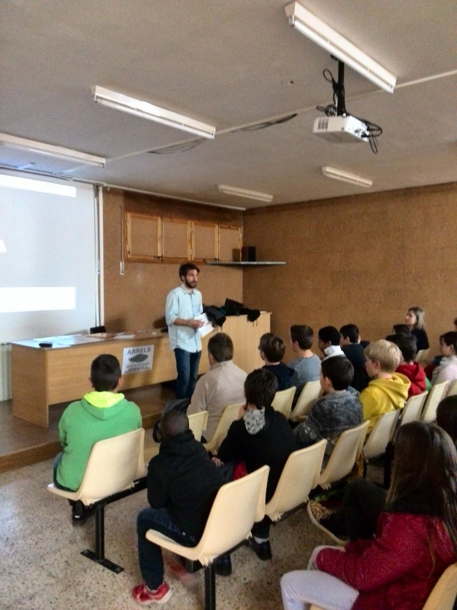 Tercer dia de presentacions del projecte #tractamdetu als centres de secundària del #Solsones #joves <a href="/CTractambe/">campanyatractambe</a>