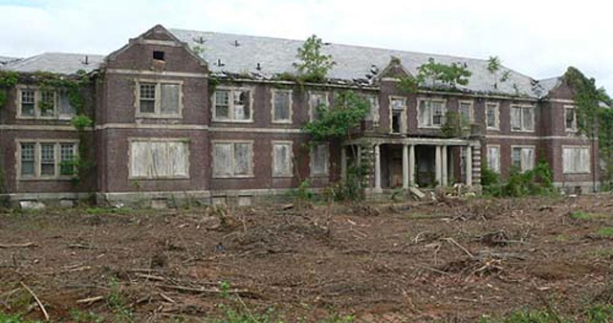 Here Are 10 Of The Creepiest Places In The World. My Skin Is Still Crawling. slp.tl/1vRhEXC