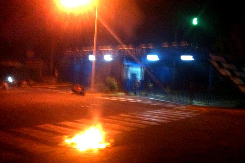 ¡ESTUDIANTES ACTIVOS! Reinician protestas en San Cristóbal: Según Vielma Mora no hay  bit.ly/14EGmke