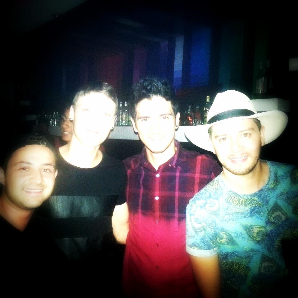 SebasRadio's tweet photo. Con @PipeNadal_ y mi Osito @FranHerTV Disfrutando de Melgar jejejjejjee. Te amo BB. http://t.co/mUUx3aWGVM