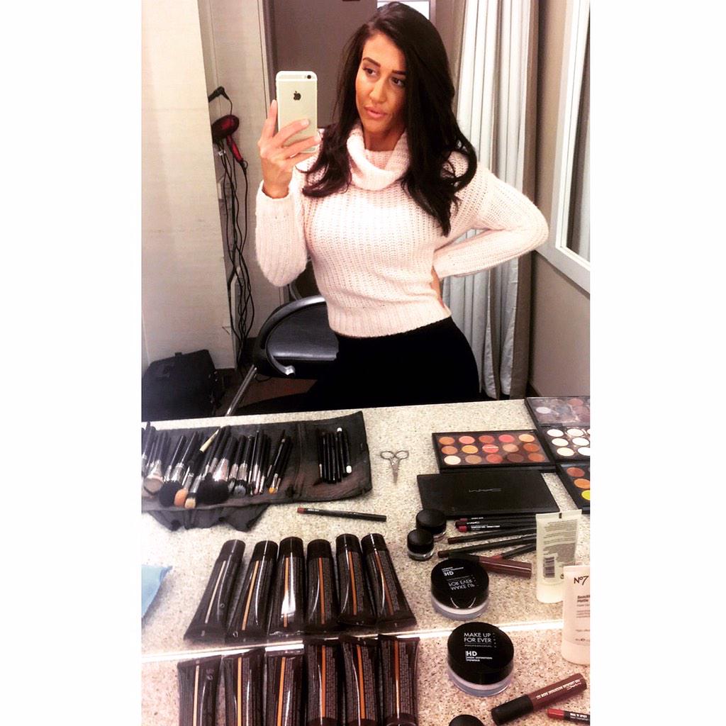 ashleymgallo's tweet photo. the make up life that i always dreamed of 💋💄 #4amwakeupcall #upbeforeyou #makeup #love #bringoutthebest #QVC http://t.co/SRyvcLYxDz
