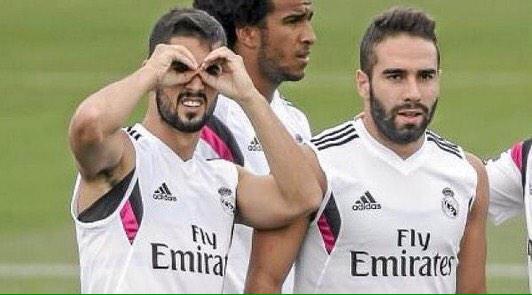 JohnNieve's tweet photo. -Isco mira a ver cuantos premios se ha llevado el atlético de Madrid en la gala del Balón de oro.
-Espera... Ninguno. http://t.co/seMDKWSCiU