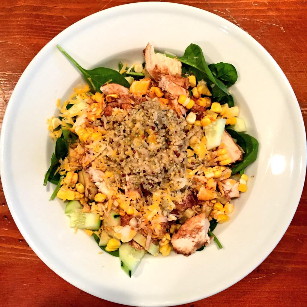 My version of cooking: throwing a bunch of crap in a bowl and calling it a day 👌