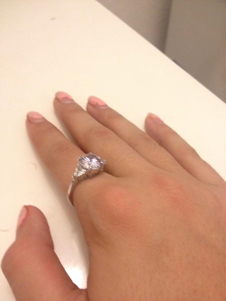 hyphybella's tweet image. It's official me and g-eazy are getting married !!!!! @G_Eazy