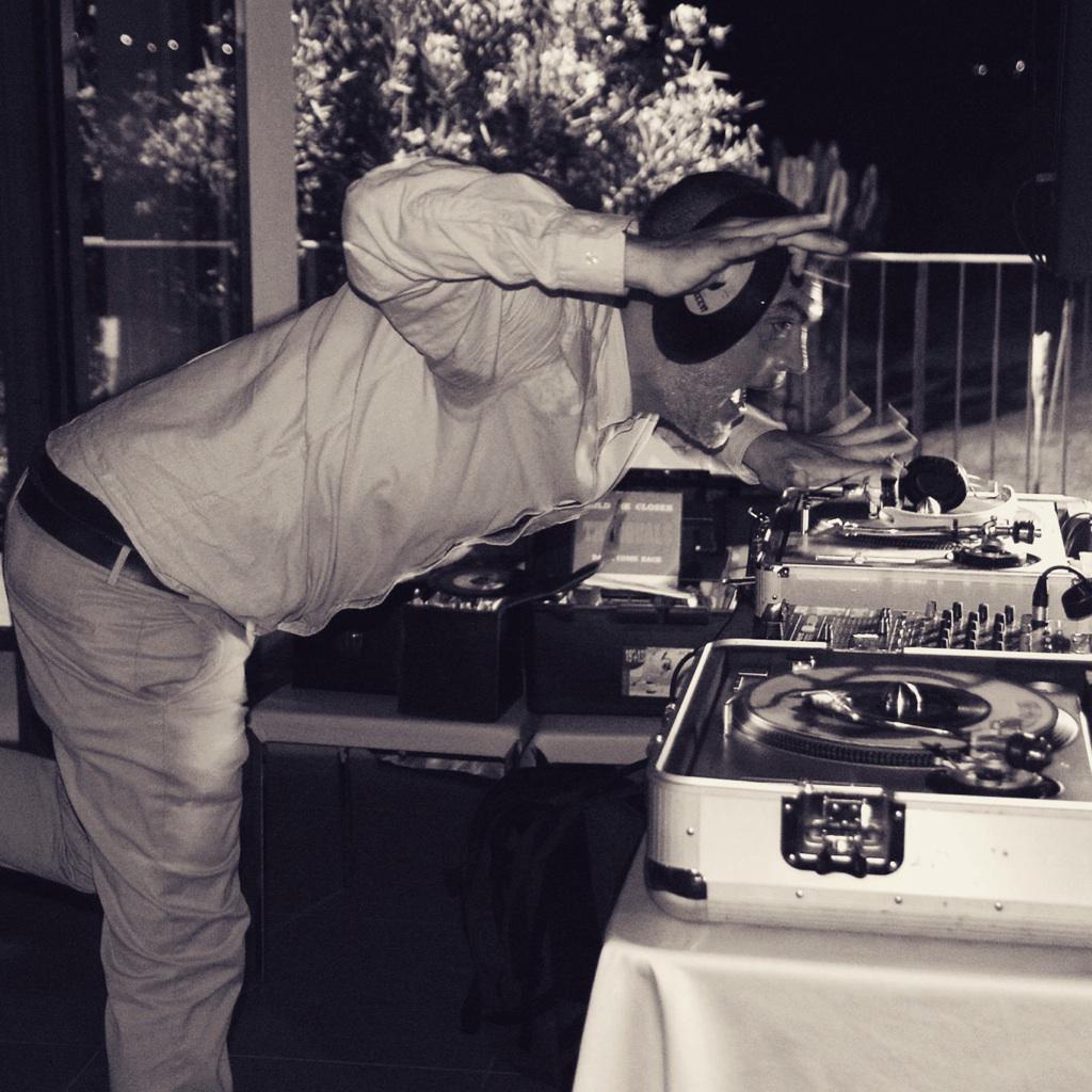 EvolutionShow15's tweet image. Il Dj CiccioScio' e' uno dei performers che si esibiranno durante la prima serata di #EvolutionShow sesta edizione.