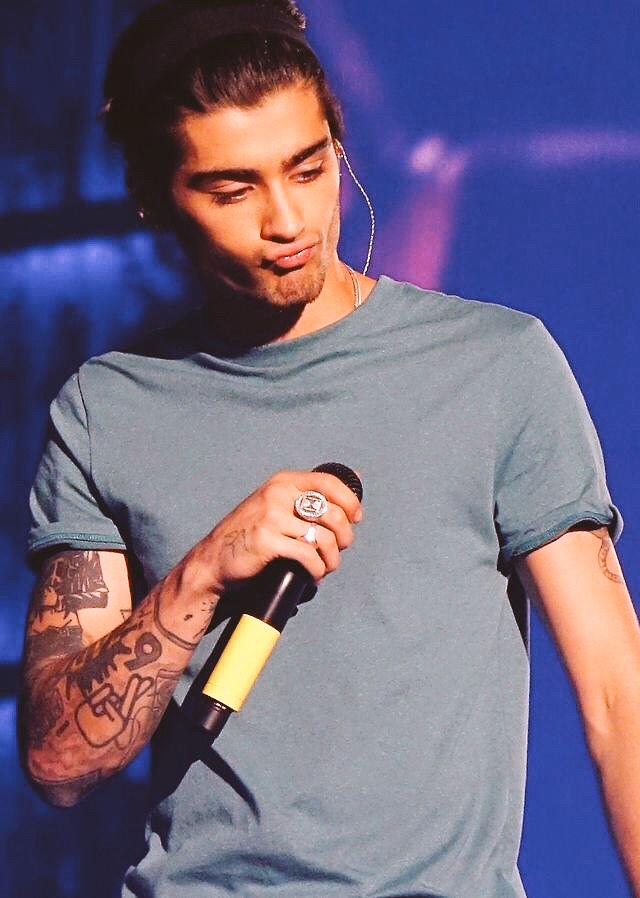 arynmwright's tweet photo. Happy 22nd birthday to this flawless human being π #21wentquick @zaynmalik http://t.co/0g3do1mlB2