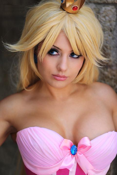 dailycosplayer's tweet photo. The Awsome @LizEKatz as Princess Peach in a classic #cosplay 
Goin to go rescue her now!

#model #nintendo #gaming http://t.co/WR26n1gRwU