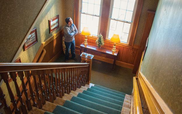 Mainebiz's tweet image. TLC for a legacy inn: The Rangeley Inn &amp;amp; Tavern comes back to life under new owner buff.ly/1BYJBNh
