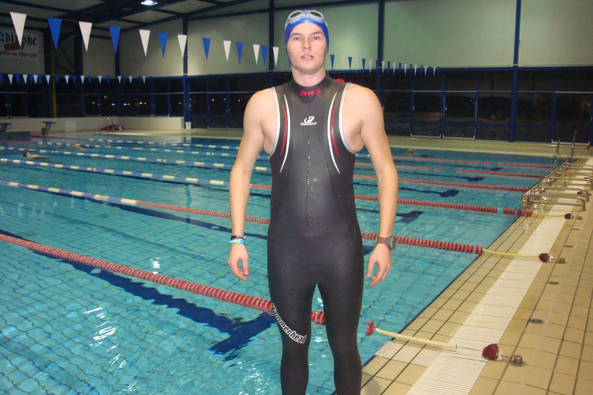 jcvjetko's tweet photo. indoor #swim &amp; test excellent @hammerheadswim #wetsuit HH3 Elite cavado from #Brasil #triatlon #Croatia @mundotri http://t.co/4j5W5l7VmH