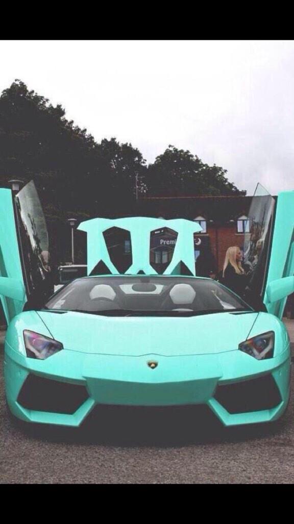WndrzBreh's tweet photo. Rt To Join @FaZeClan Or Fav For This Beatiful Car http://t.co/v0Gy9x1g18