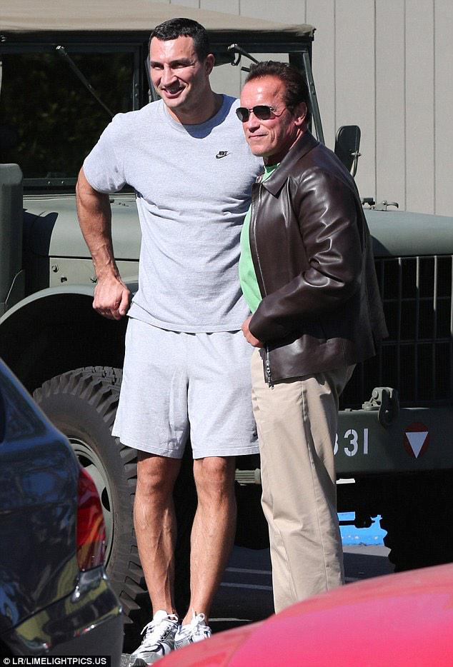 reginarourke's tweet photo. wladimir klitschko og arnold http://t.co/aQrjAbCy5i