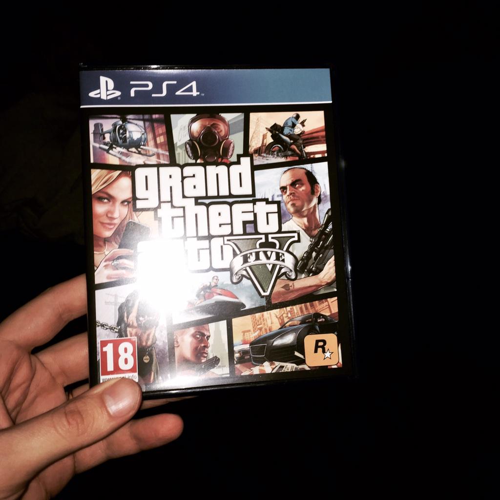 JoseGN87's tweet photo. Una semana tarde, pero los reyes me han traido el ultimo regalo! 😍🙌🎮 http://t.co/sunQDWOz66