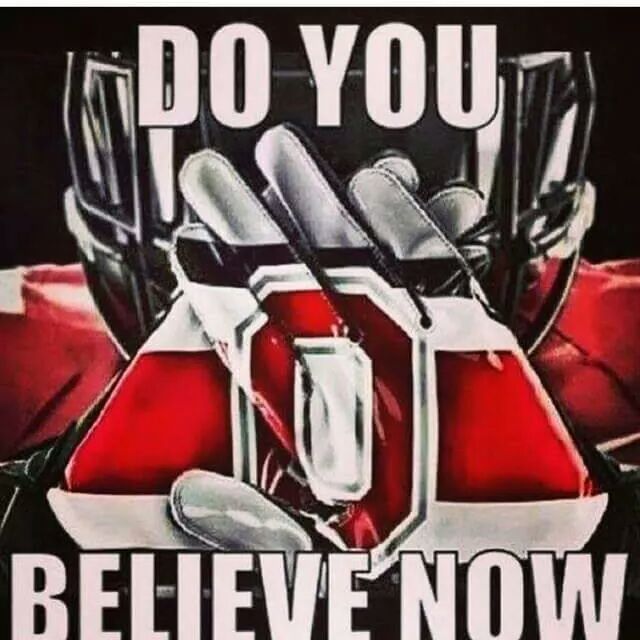 Buckeyes4Ever85's tweet photo. Soooooooooooooooooooooo ready for tonight. #GoBucks #BeatDucks #OSUvsORE #Big10 #NationalChampionship #NationalChamps http://t.co/D0adhAp30x