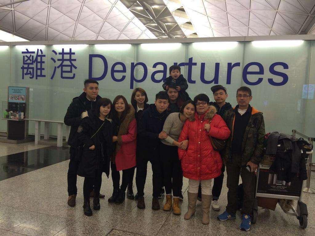 Mansonchen0908's tweet photo. That is full of sadness and misses.but i will wait for you.my sister . See  you next summer http://t.co/VIRDlrXNuN