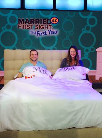 KineticContent's tweet photo. Check out @jamienotis & @DougHehner in bed together this morning on The Today Show!
#MarriedAtFirstSightTheFirstYear http://t.co/2eS9Bdz82m