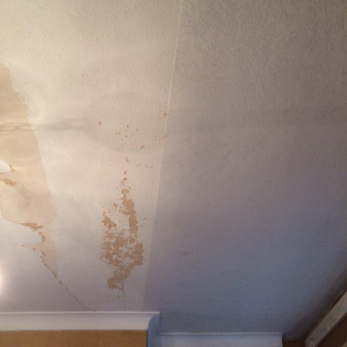 WallguardSystem's tweet photo. Ceilings at The Royal Wells Hotel, before and after we applied #Systexx, the transformation we very impressive. http://t.co/tEnhD7YQzW