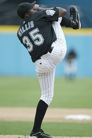 Happy birthday to one of my favorite pitchers ever, Dontrelle Willis.  