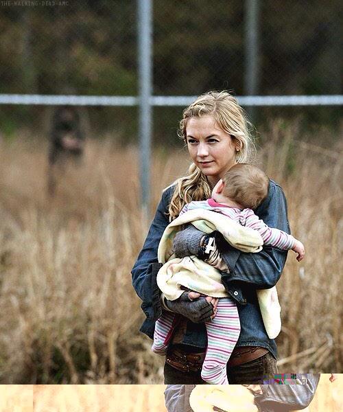 TWD_Fanzone's tweet photo. Beth and Judith😭 #TWD #TWDFamily #TheWalkingDead http://t.co/3DMfCxjSt3