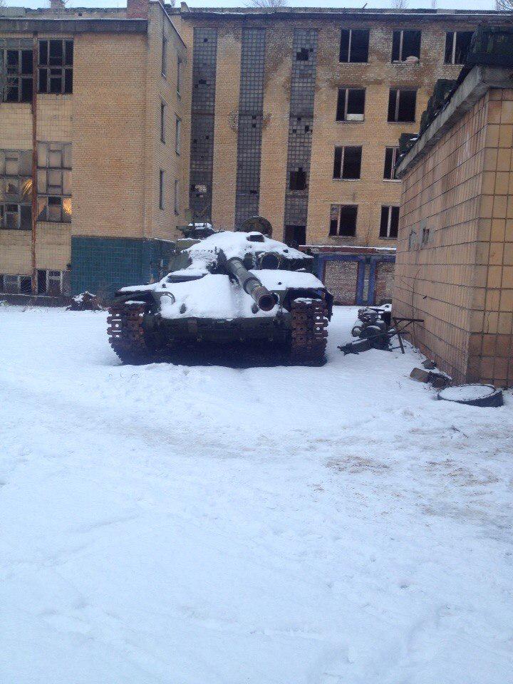 [Зображення: B7KeyO7CQAAifWG.jpg]