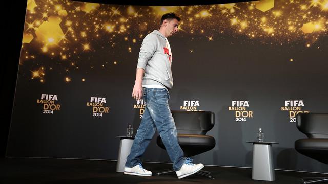 FCVideoNED's tweet photo. Retweet voor Lionel Messi! #BallonDOr2014 #Neuer #Ronaldo http://t.co/WGkHsFKnpv