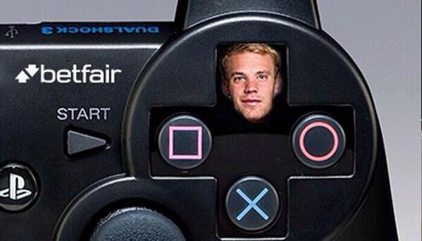 Tinyvantonder's tweet photo. "@FootballFunnys: Manual Neuer http://t.co/dvMBSqpxbu"@marcelrossouw11