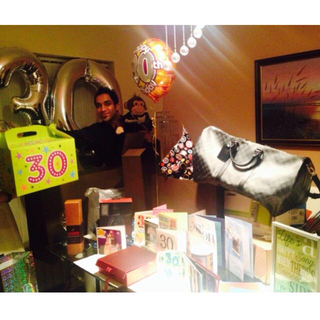 NavinKundra's tweet photo. Thank you so much for all your amazing #Birthday Wishes & Love! Really means a lot & great to join #ClubThirty ;) http://t.co/AvPxisDPYE